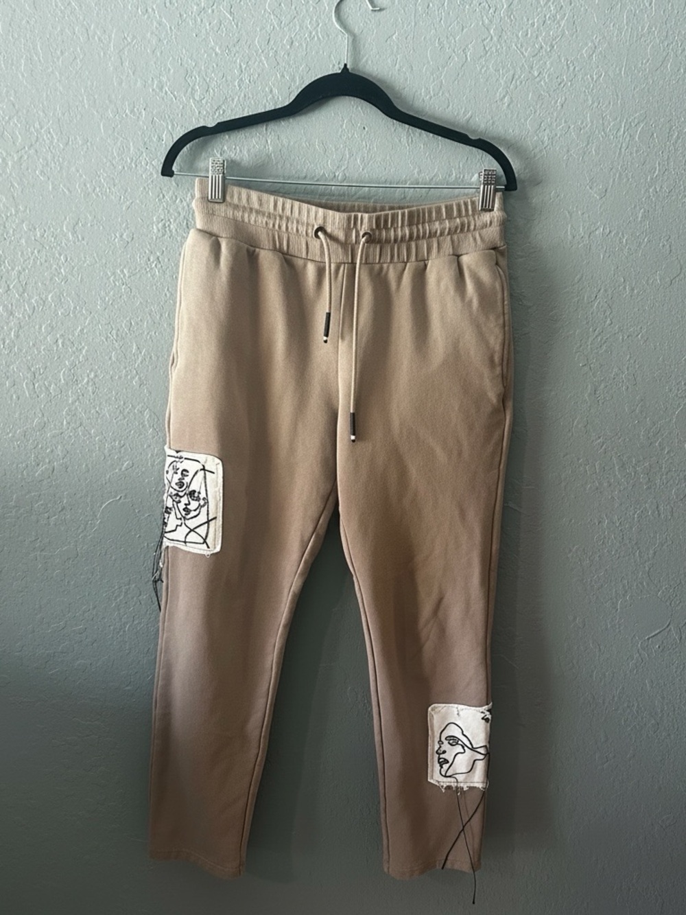 Manière De Voir Sketch Patch Joggers | Size Medium